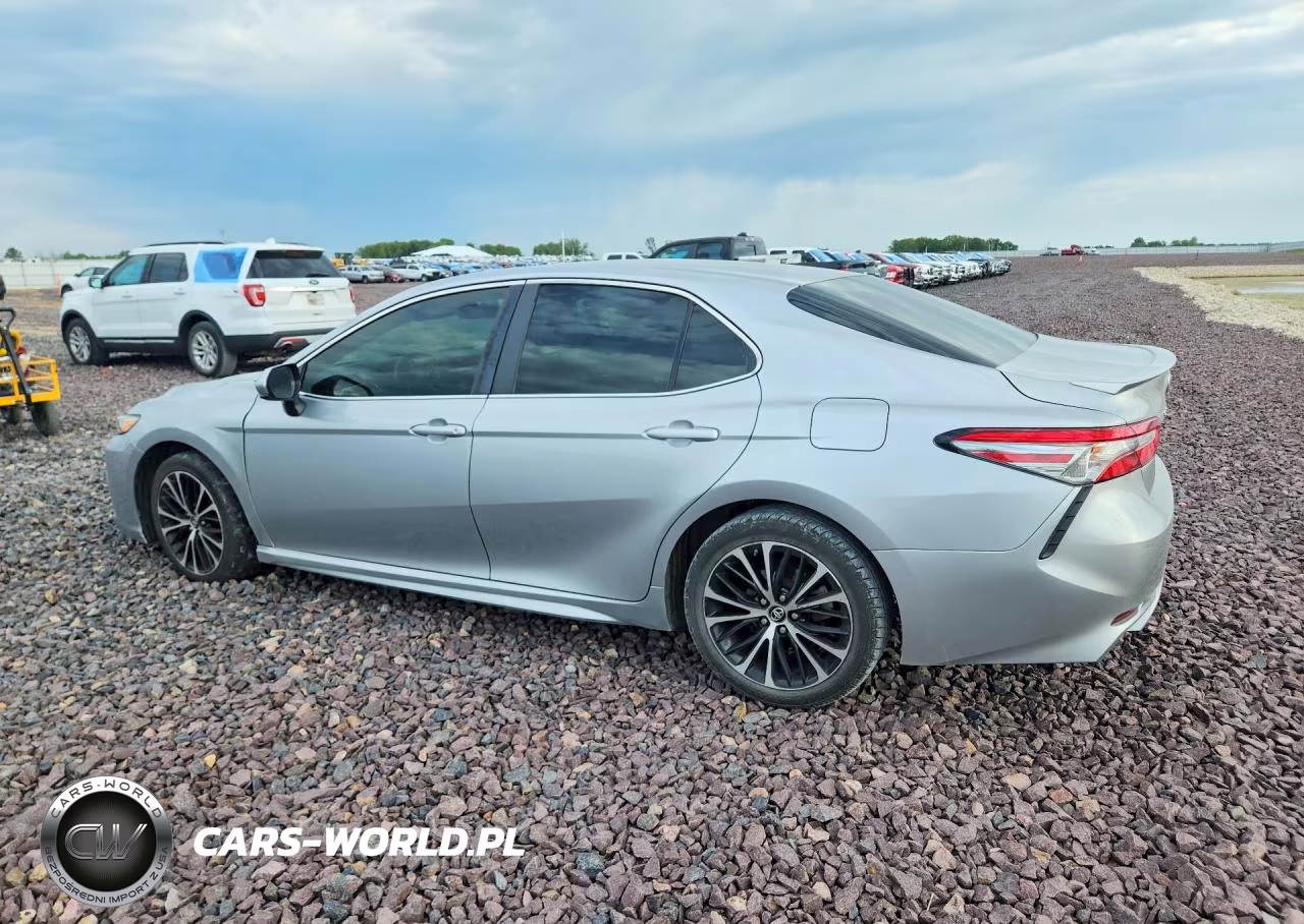 2018 Toyota Camry Se VIN:4T1B11HK1JU088886 - 2