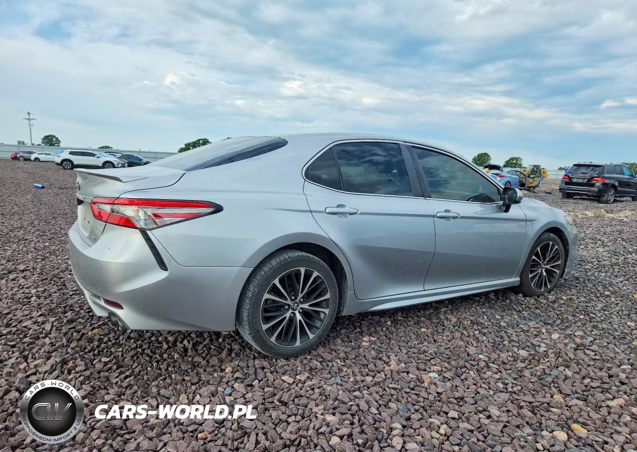 2018 Toyota Camry Se VIN:4T1B11HK1JU088886 - 3