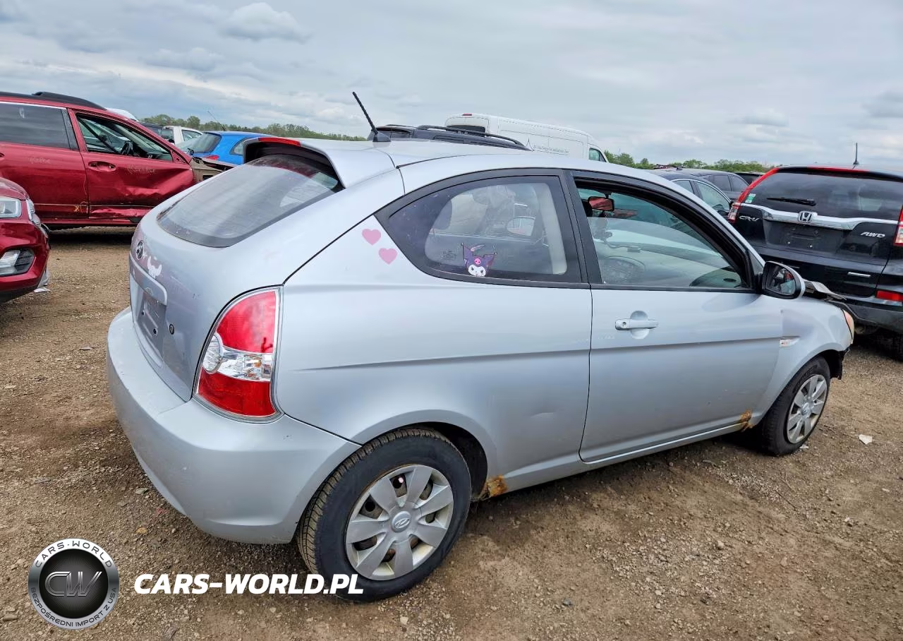 2007 Hyundai Accent Gs VIN:KMHCM36C27U040230 - 3
