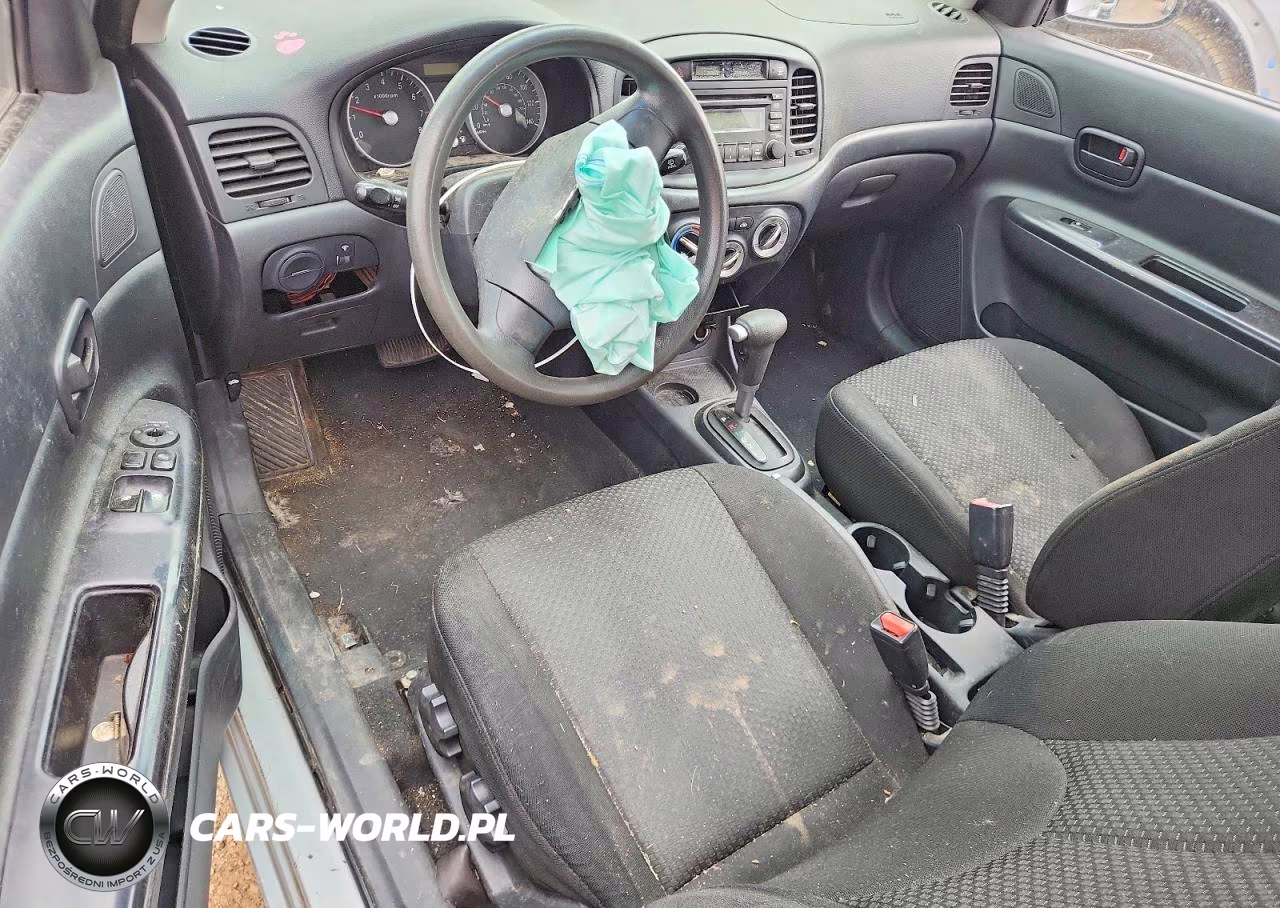 2007 Hyundai Accent Gs VIN:KMHCM36C27U040230 - 8