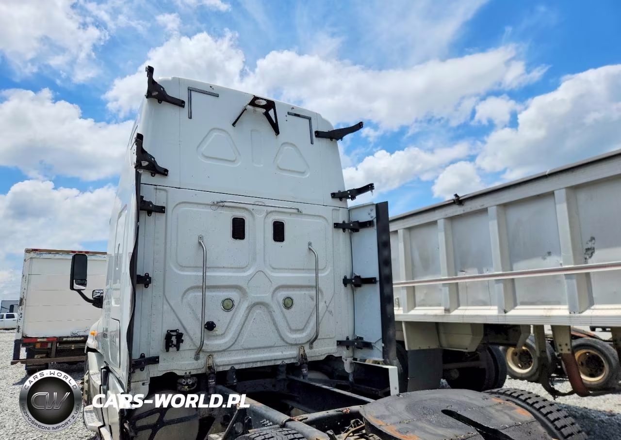 2014 Freigliner Cascadia VIN:3AKJGLD56ESFR3425 - 9