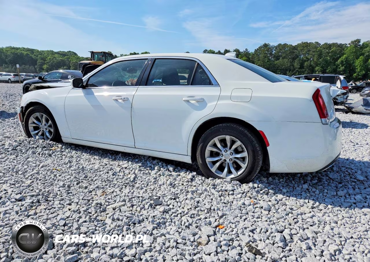 2015 Chrysler 300 Limited VIN:2C3CCAAG1FH749209 - 2
