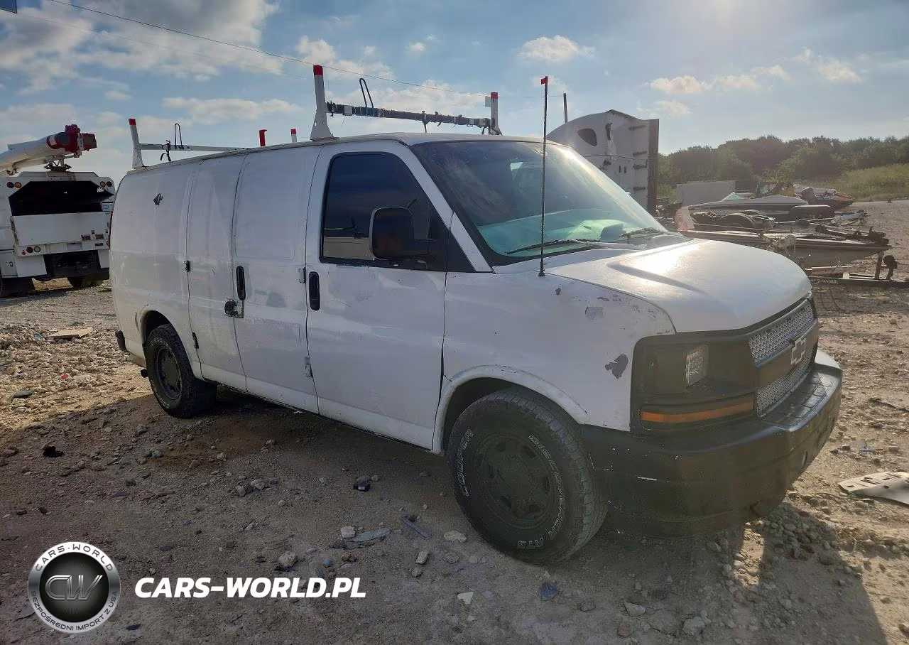 2008 Chevrolet Express Work Van VIN:1GCFG15X981111024 - 4