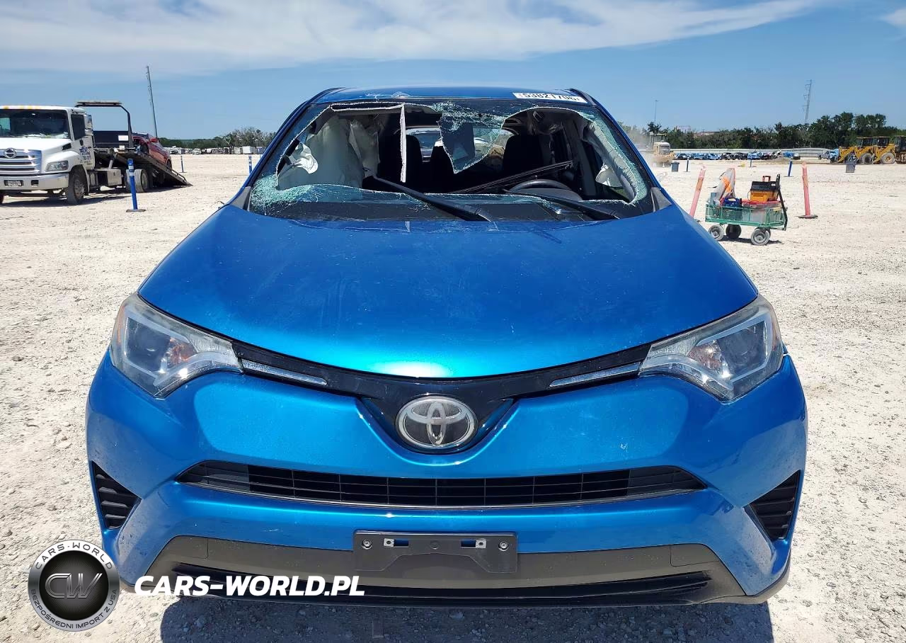 2018 Toyota Rav4 Le VIN:JTMZFREVXJJ725115 - 5