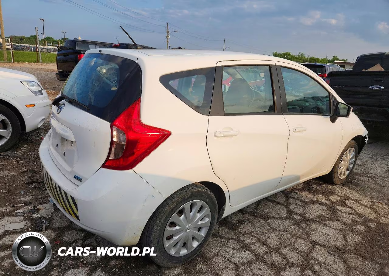 2016 Nissan Versa Note S Plus VIN:3N1CE2CP4GL364957 - 3