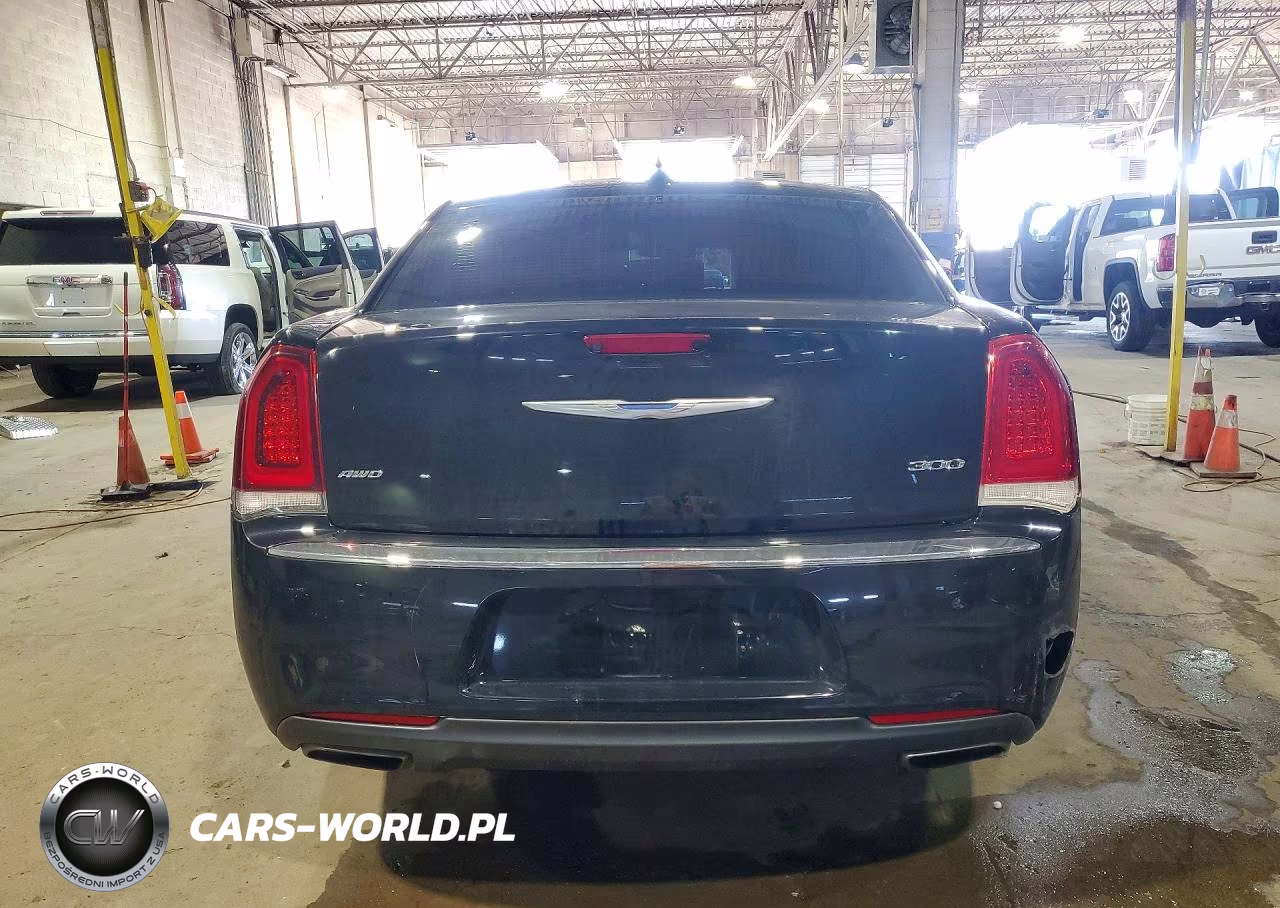 2018 Chrysler 300 Limited VIN:2C3CCAKG0JH165231 - 6