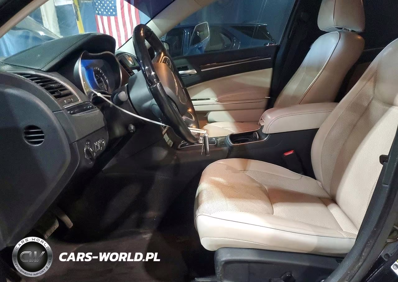 2018 Chrysler 300 Limited VIN:2C3CCAKG0JH165231 - 7