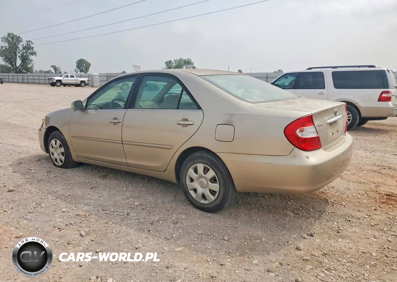 2002 Toyota Camry Le VIN:JTDBE32K020010847 - 2