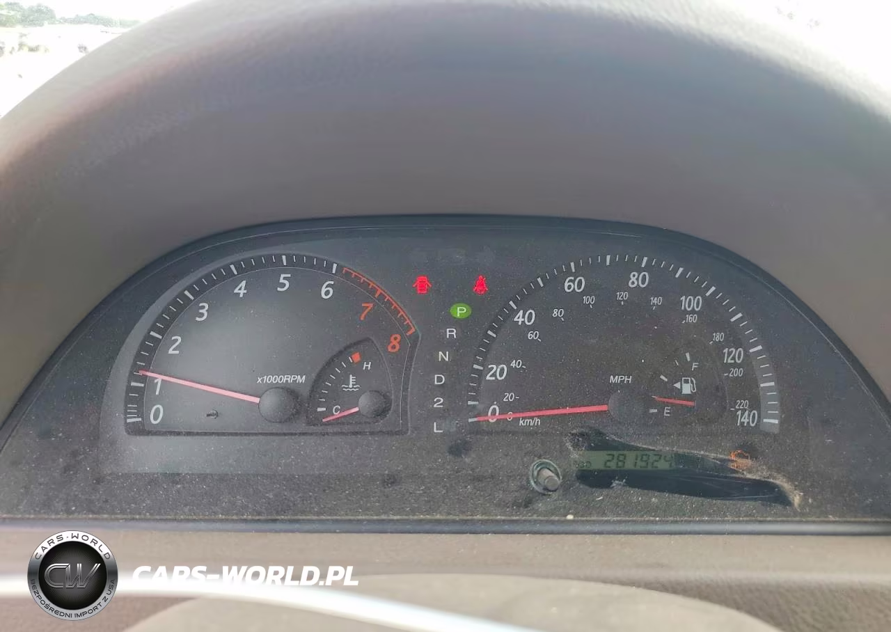 2002 Toyota Camry Le VIN:JTDBE32K020010847 - 9