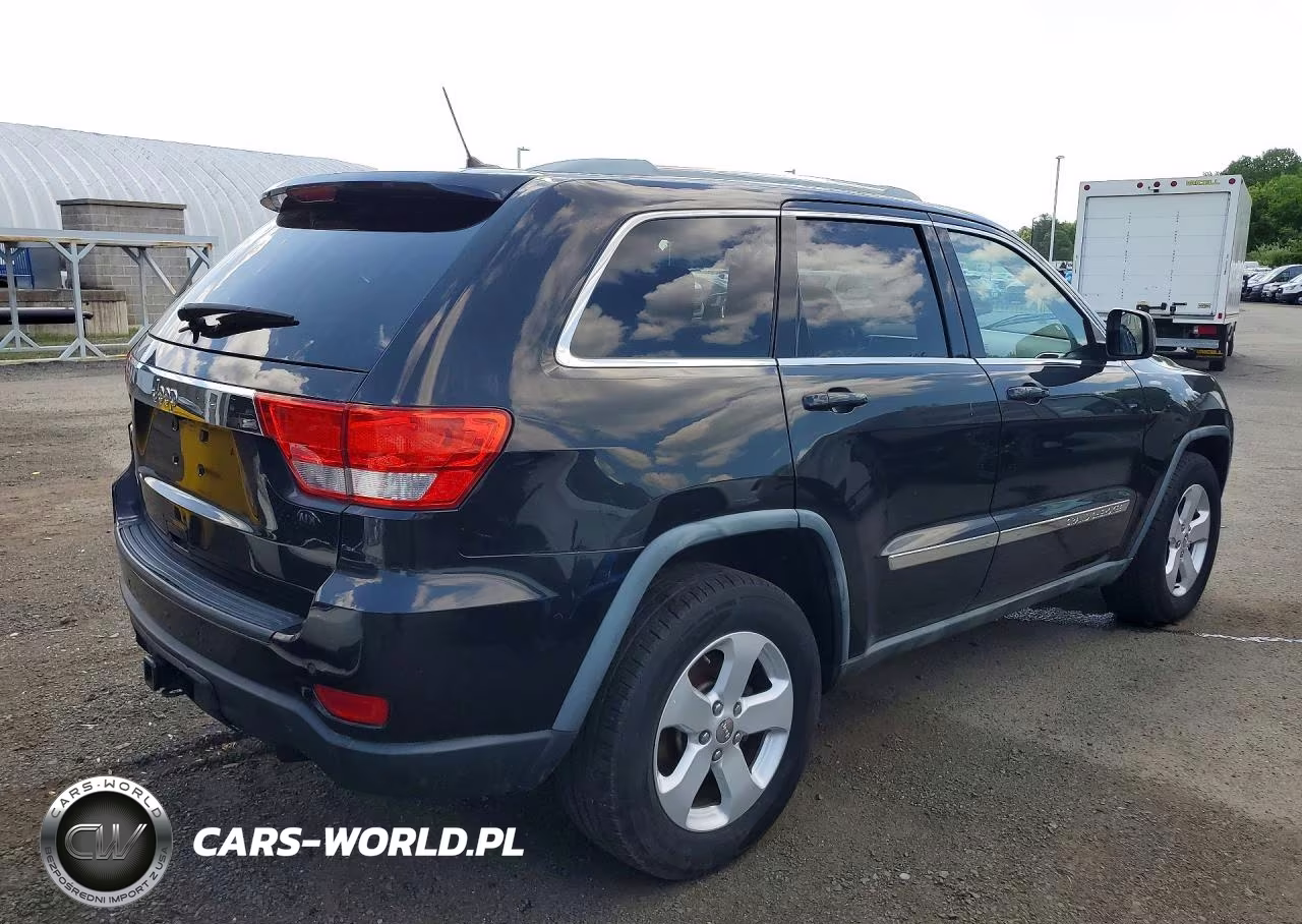 2011 Jeep Grand Cherokee Laredo VIN:1J4RR4GG5BC680531 - 3