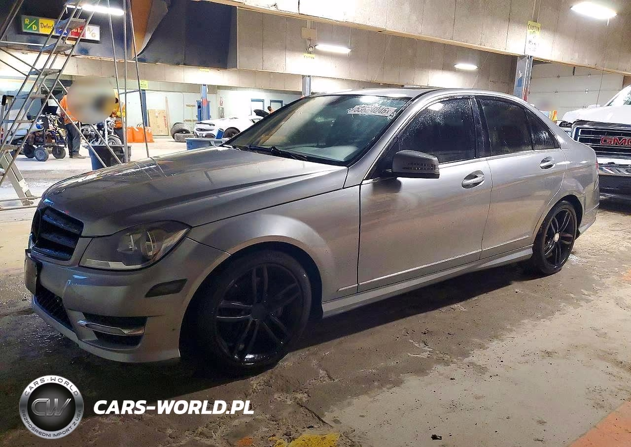 2012 Mercedes-Benz C 300 4Matic – zdjęcie 1 z 12