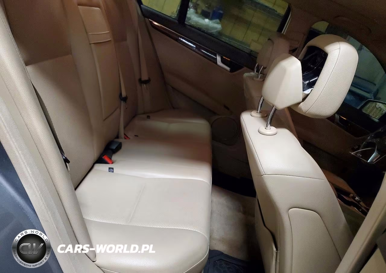 2012 Mercedes-Benz C 300 4Matic VIN:WDDGF8BB5CF908798 - 10