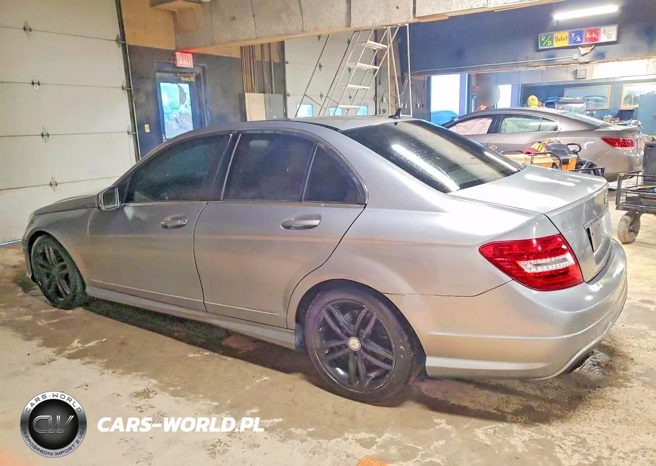 2012 Mercedes-Benz C 300 4Matic VIN:WDDGF8BB5CF908798 - 2