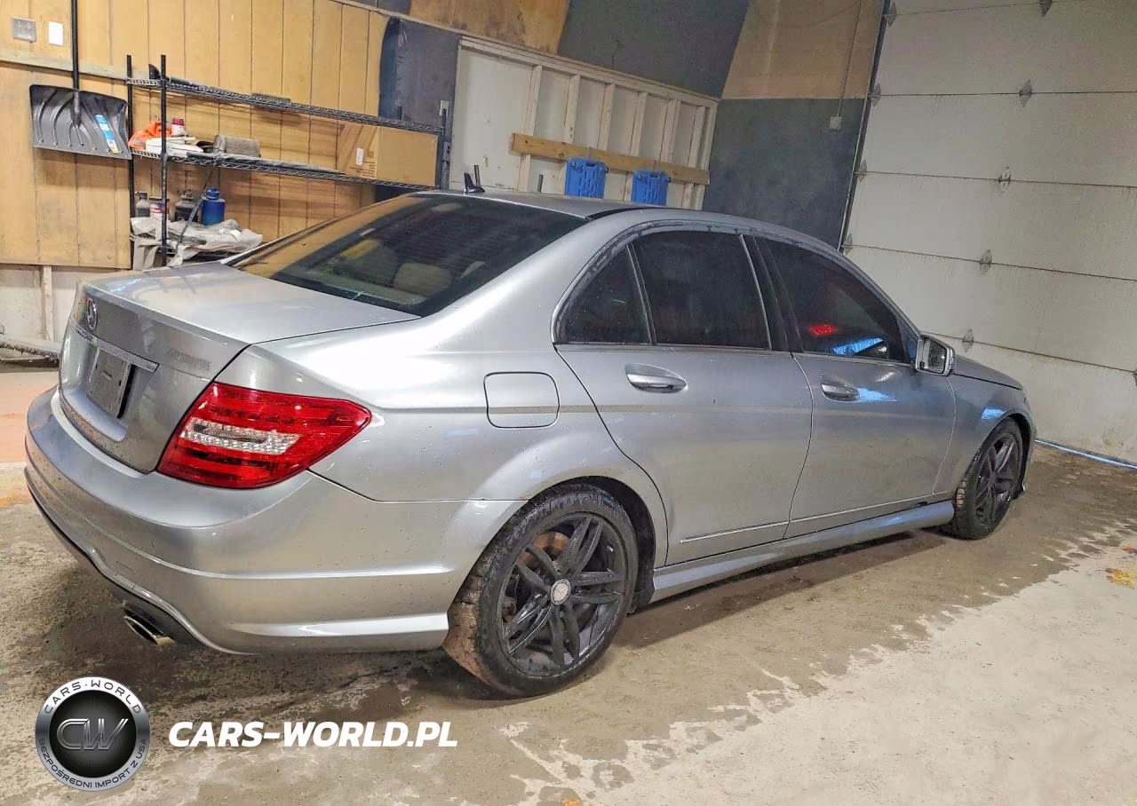 2012 Mercedes-Benz C 300 4Matic VIN:WDDGF8BB5CF908798 - 3