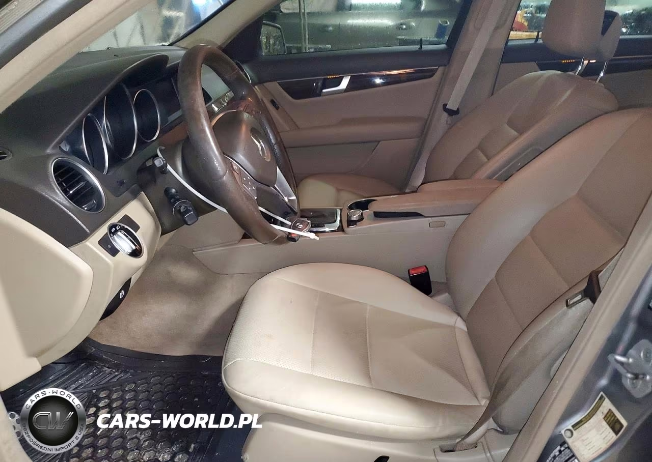 2012 Mercedes-Benz C 300 4Matic VIN:WDDGF8BB5CF908798 - 7