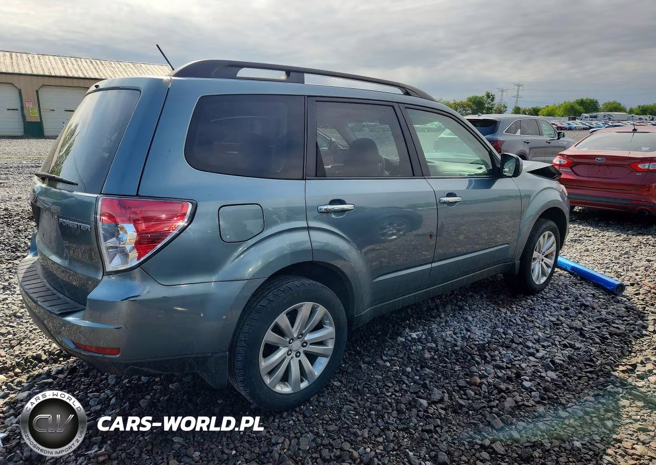 2011 Subaru Forester 2.5X Premium VIN:JF2SHBDC7BH733895 - 3