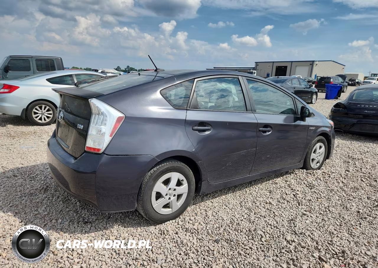 2011 Toyota Prius Two VIN:JTDKN3DU7B1355253 - 3