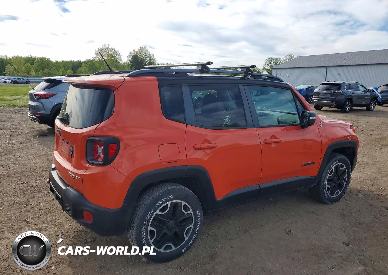 2015 Jeep Renegade Trailhawk VIN:ZACCJBCTXFPC09521 - 3