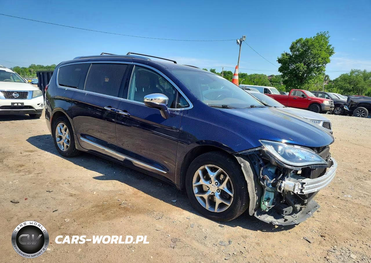 2017 Chrysler Pacifica Limited VIN:2C4RC1GG4HR599669 - 4