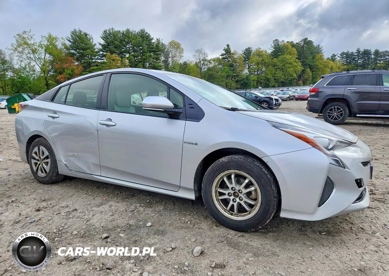 2016 Toyota Prius Three VIN:JTDKARFU7G3006696 - 4