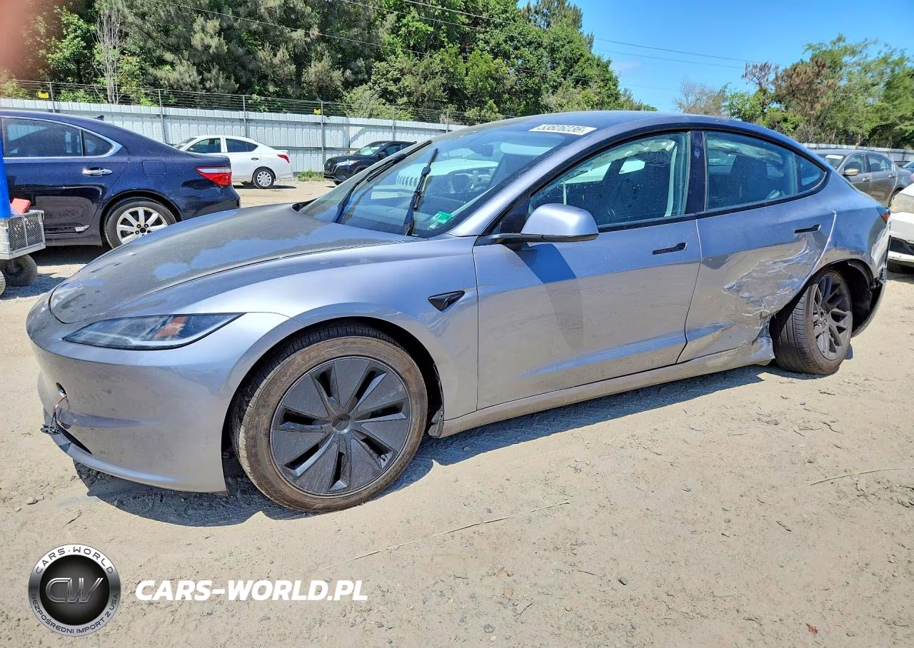 2025 Tesla Model 3 – zdjęcie 1 z 12