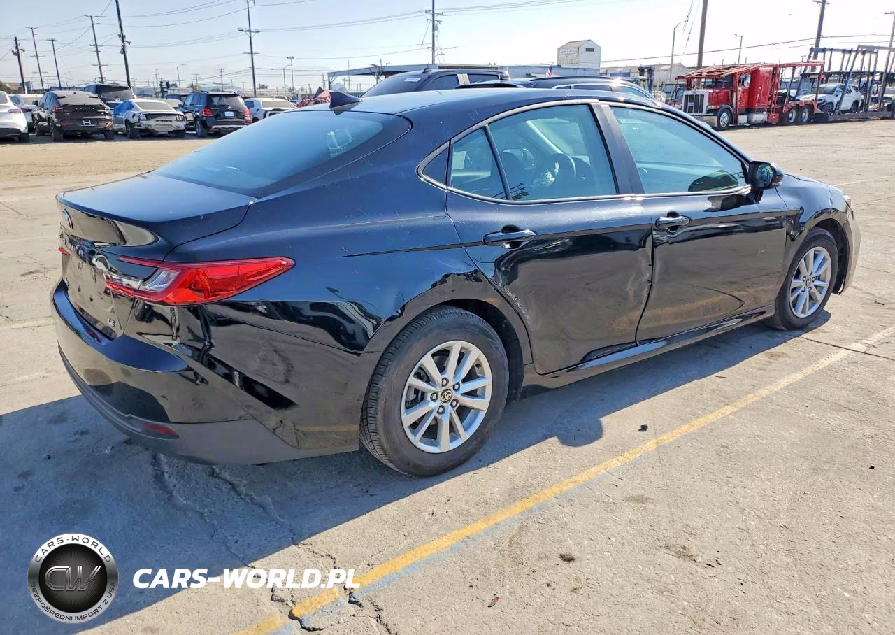 2025 Toyota Camry Le VIN:4T1DAACK9SU002841 - 3