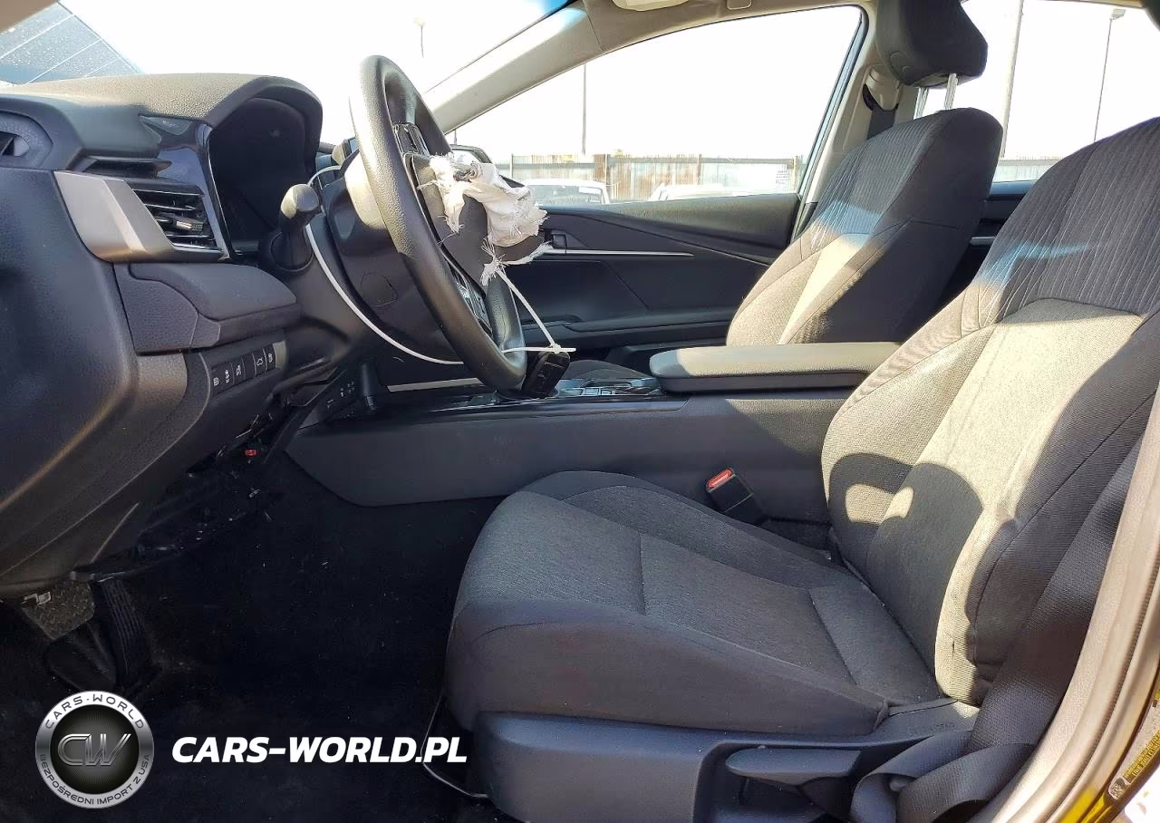 2025 Toyota Camry Le VIN:4T1DAACK9SU002841 - 7