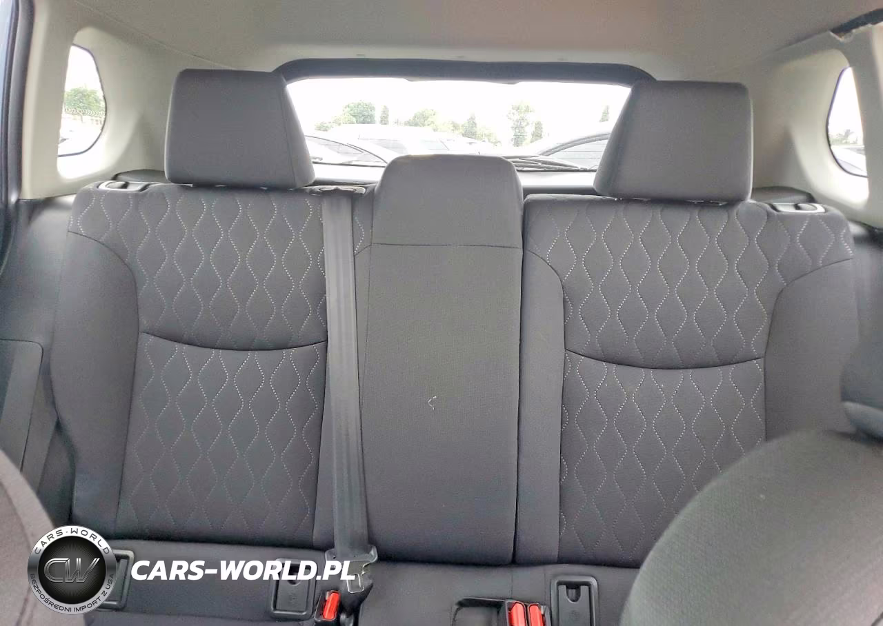 2025 Toyota Corolla Cross Le VIN:7MUCAAAG8SV138225 - 10
