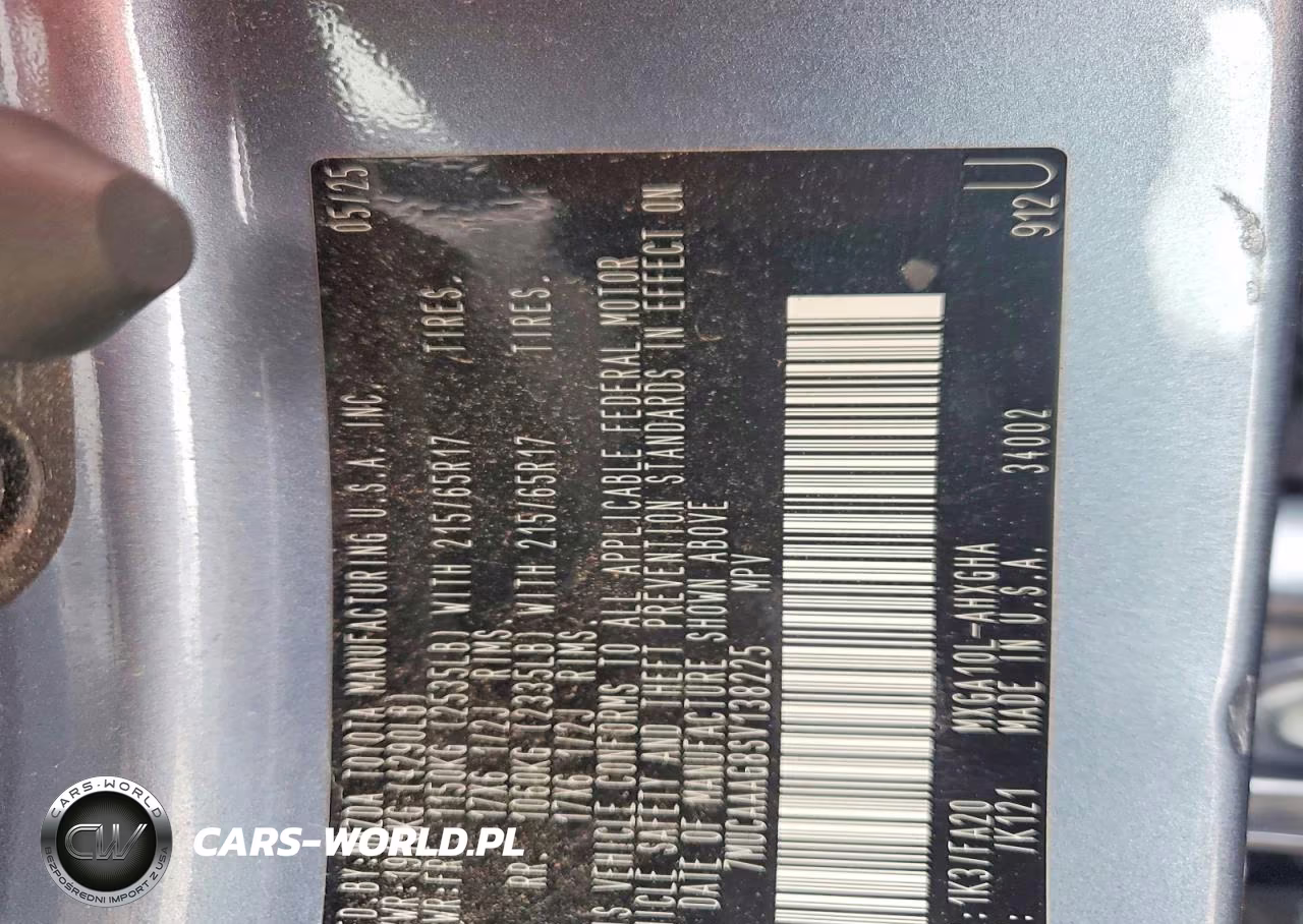 2025 Toyota Corolla Cross Le VIN:7MUCAAAG8SV138225 - 13