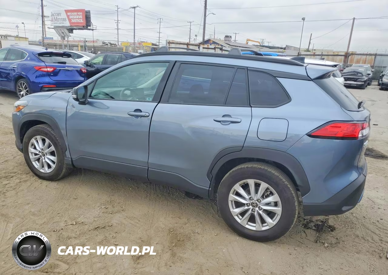 2025 Toyota Corolla Cross Le VIN:7MUCAAAG8SV138225 - 2