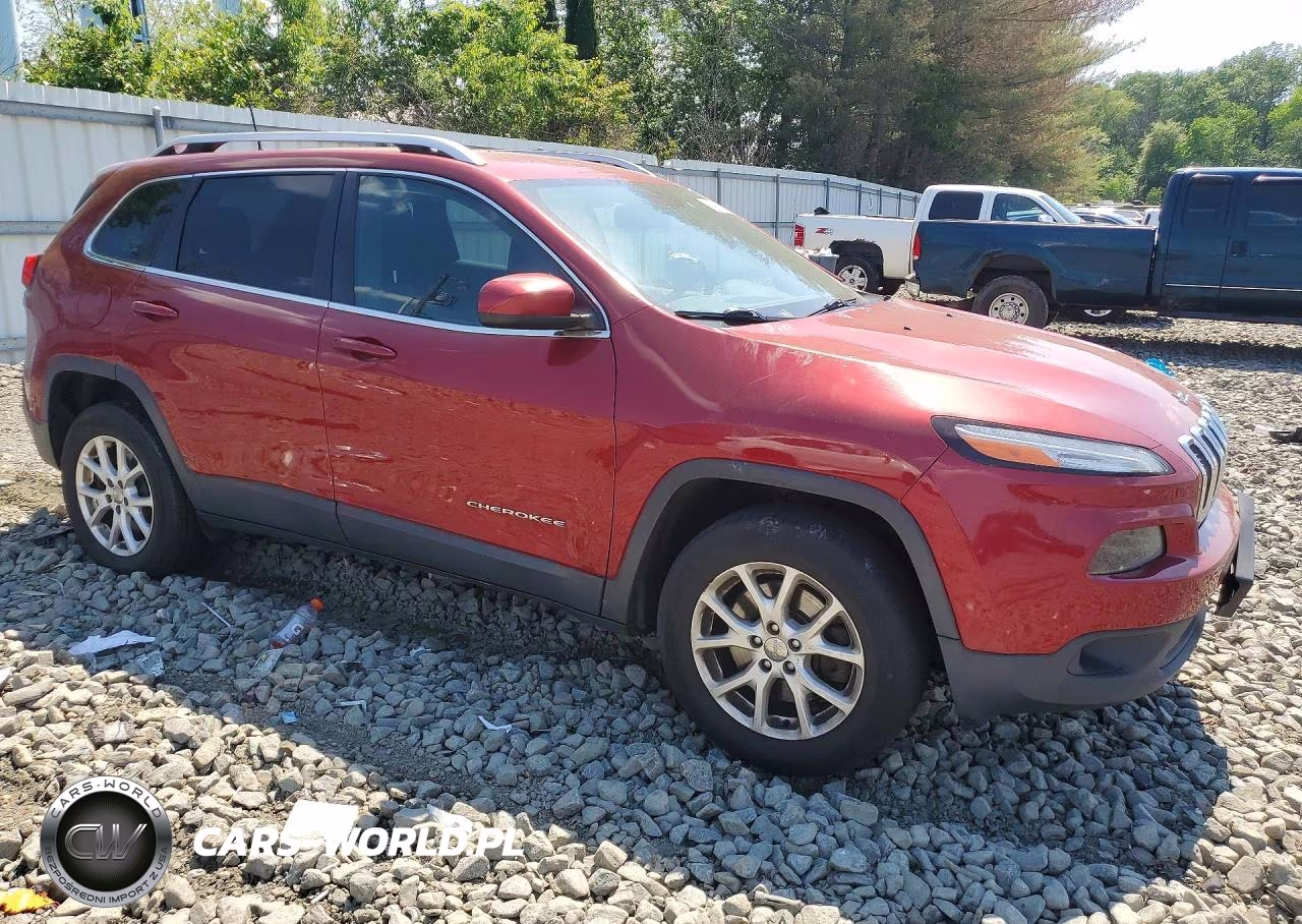 2017 Jeep Cherokee Latitude VIN:1C4PJMCB5HW527945 - 4