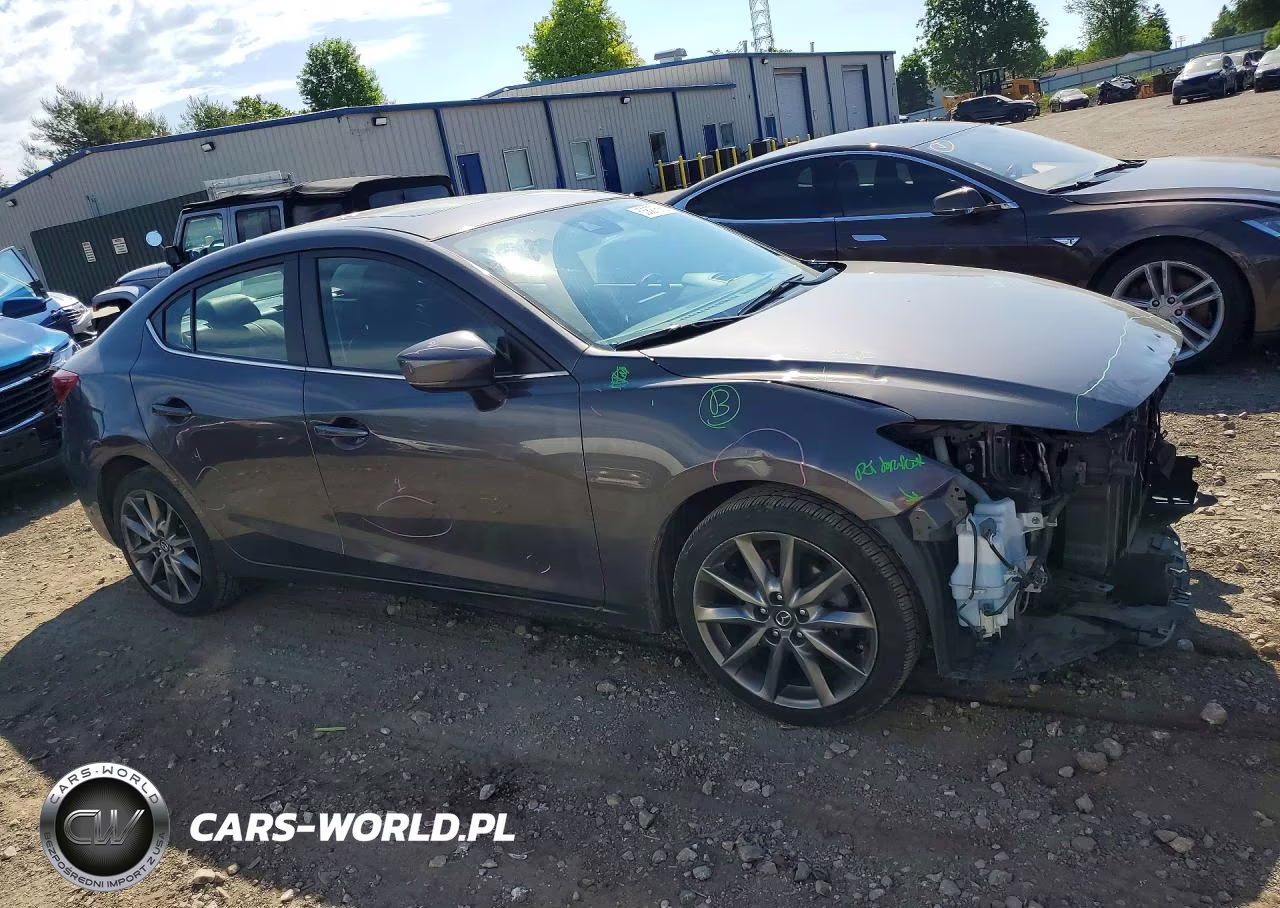 2018 Mazda 3 Grand Touring VIN:3MZBN1W30JM164247 - 4