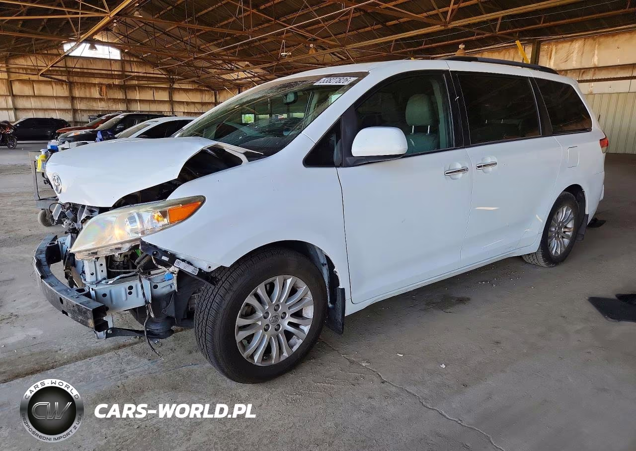 2014 Toyota Sienna Xle 8-Passenger