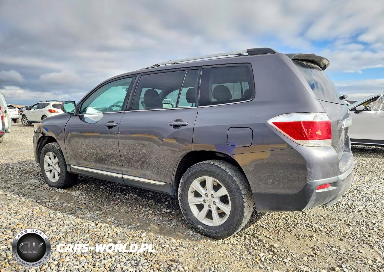 2013 Toyota Highlander Base VIN:5TDBK3EH0DS190033 - 2