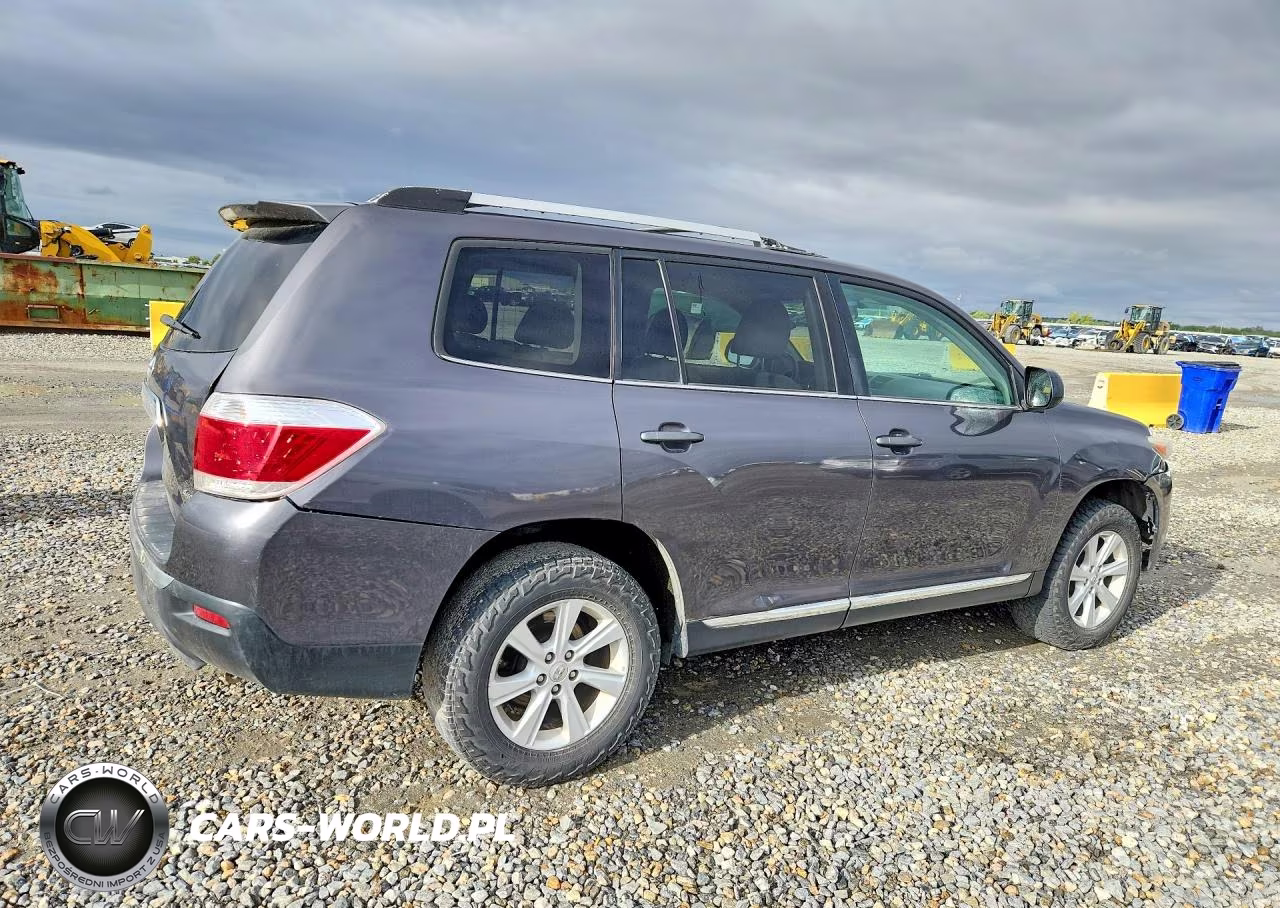 2013 Toyota Highlander Base VIN:5TDBK3EH0DS190033 - 3
