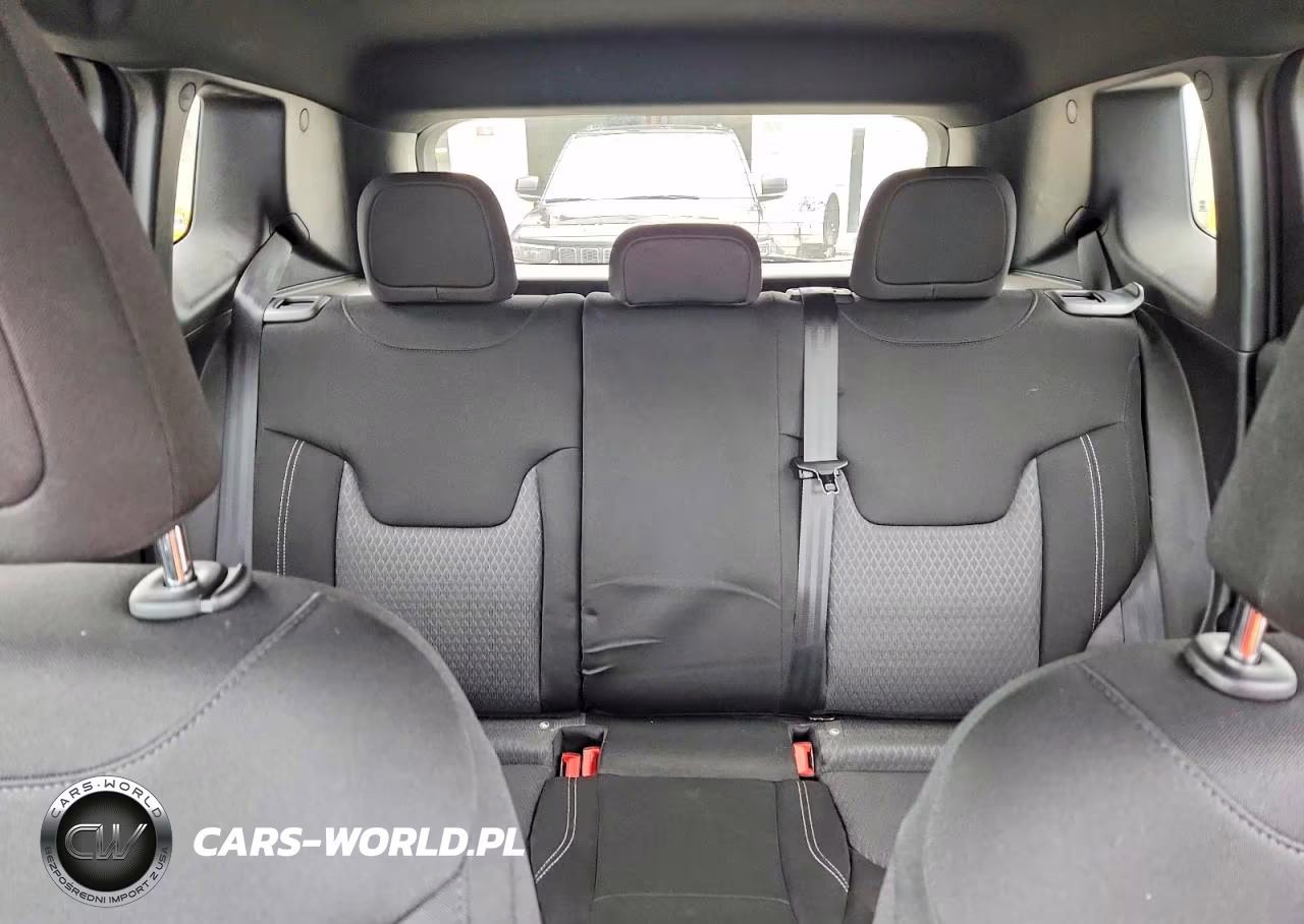 2021 Jeep Renegade Latitude VIN:ZACNJCBB0MPM52269 - 10