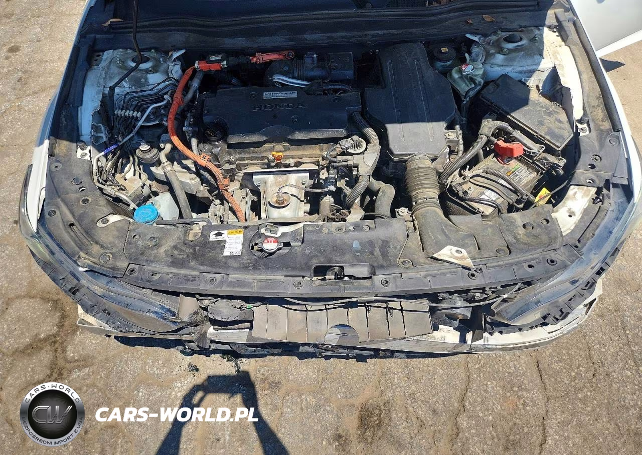 2018 Honda Accord Touring Hybrid VIN:1HGCV3F91JA011558 - 11