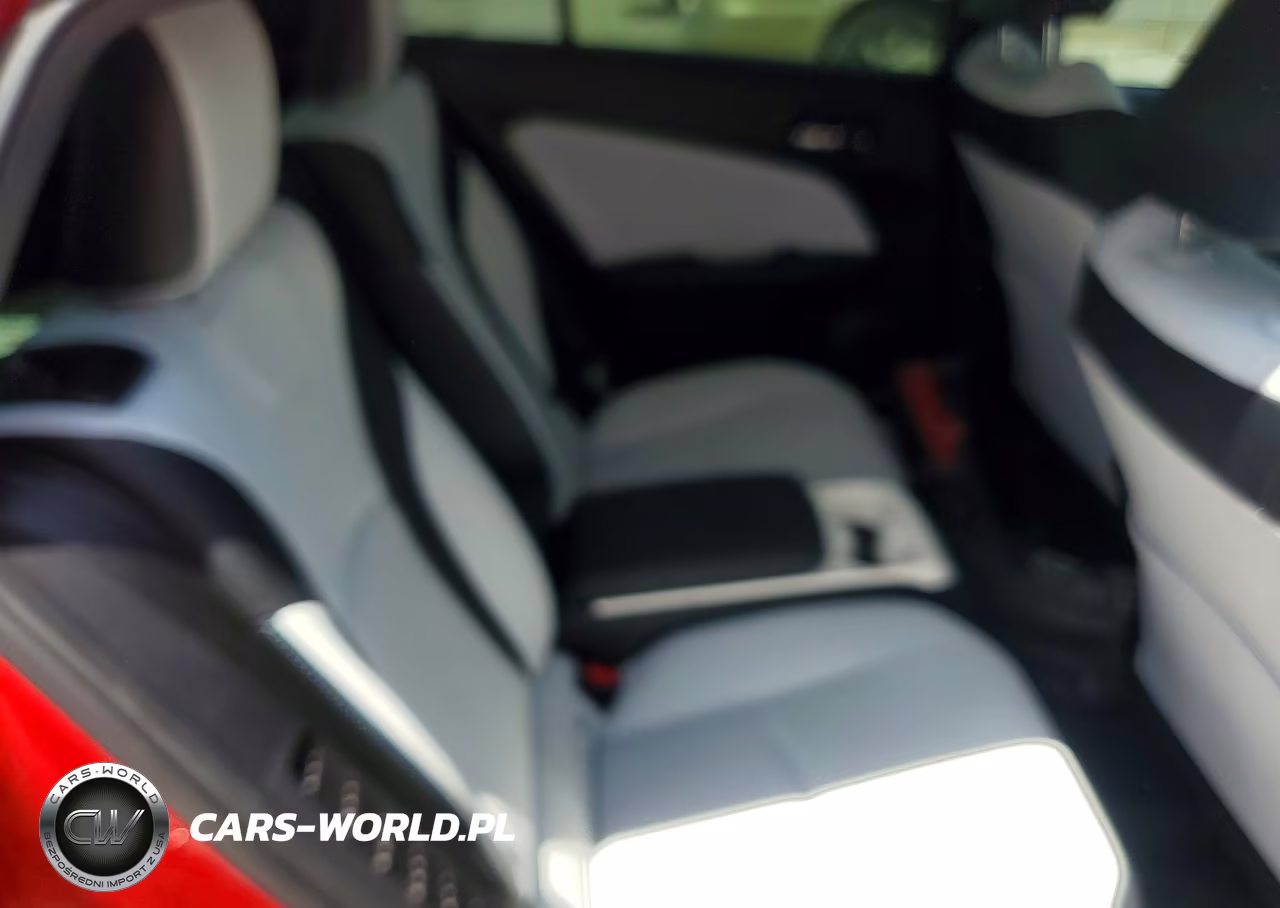 2018 Toyota Prius Prime Advanced VIN:JTDKARFP8J3073745 - 10