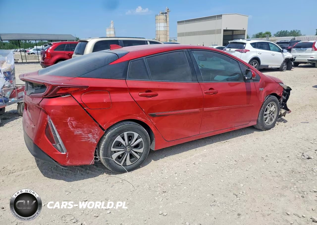 2018 Toyota Prius Prime Advanced VIN:JTDKARFP8J3073745 - 3