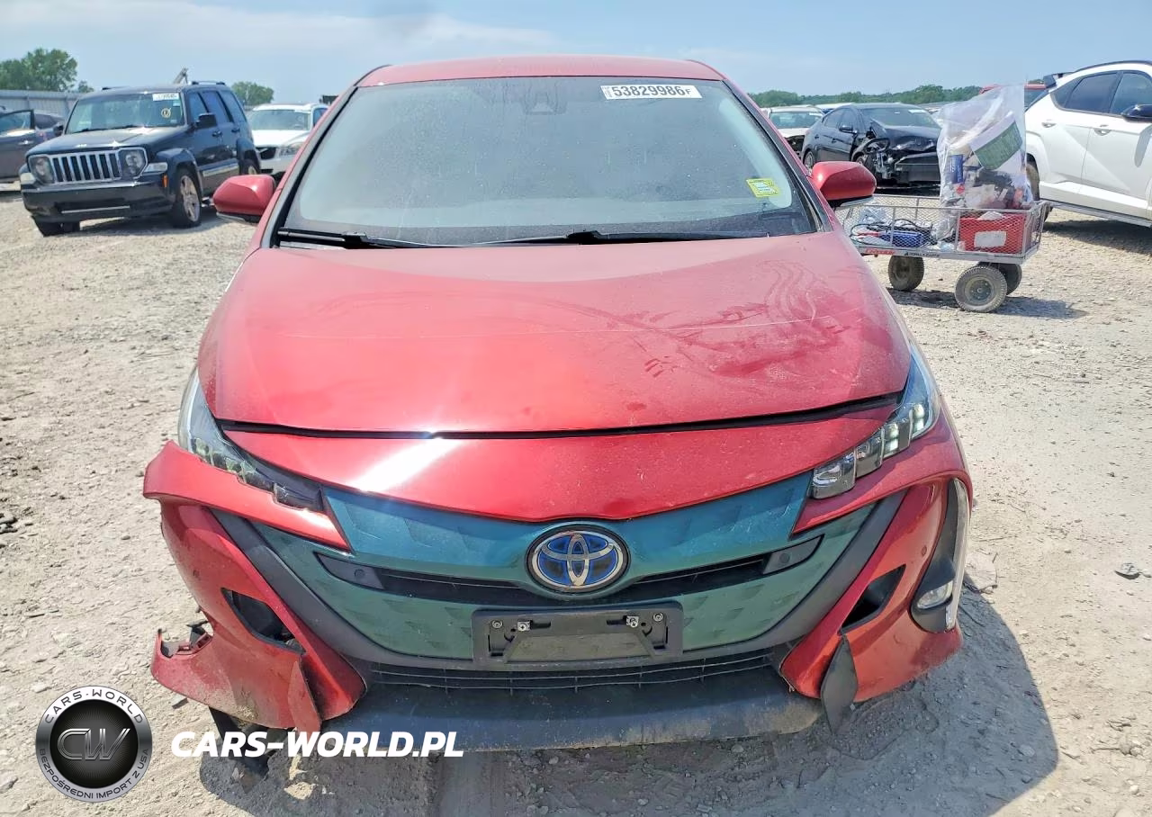 2018 Toyota Prius Prime Advanced VIN:JTDKARFP8J3073745 - 5