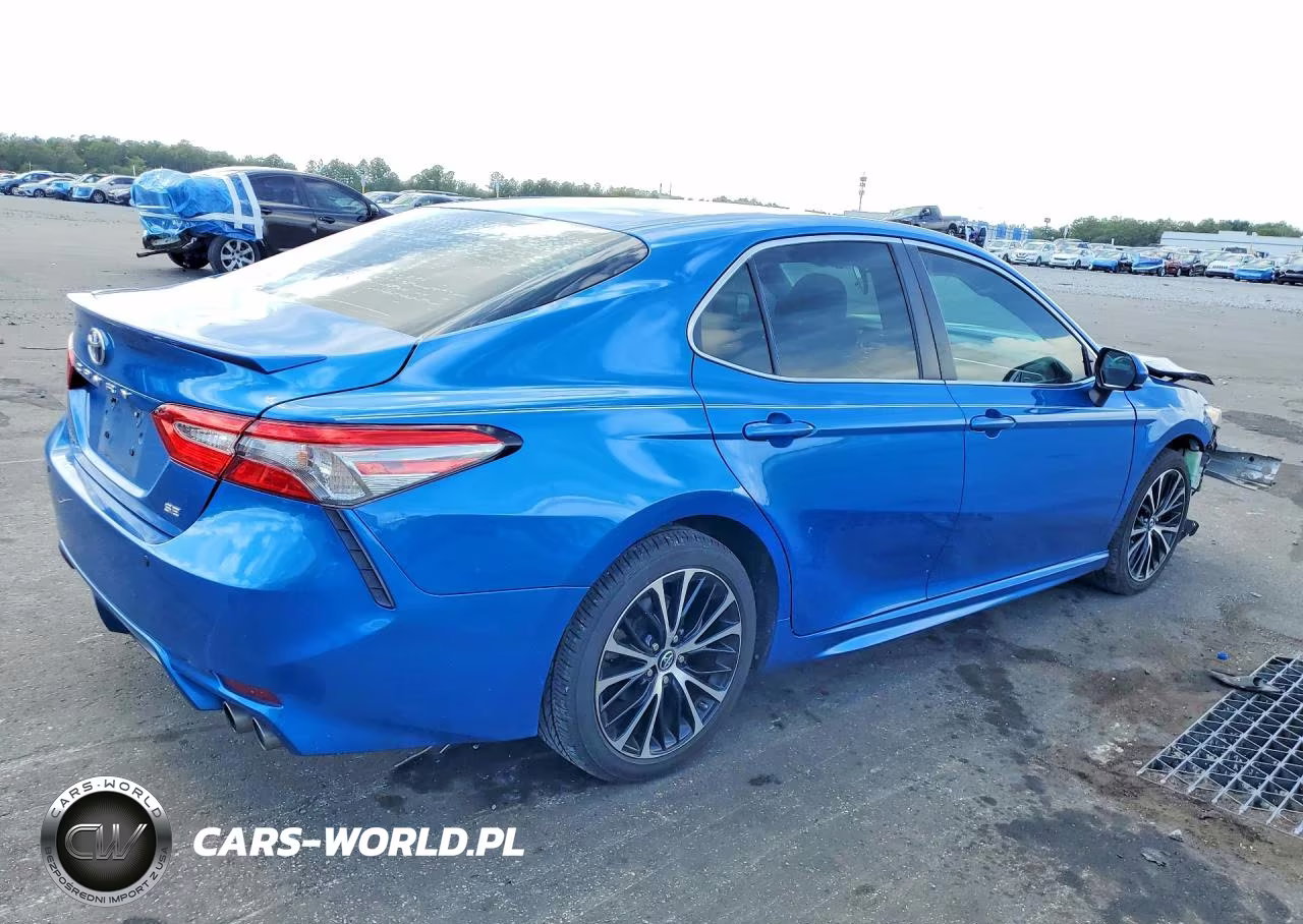 2018 Toyota Camry Se VIN:4T1B11HK4JU081155 - 3