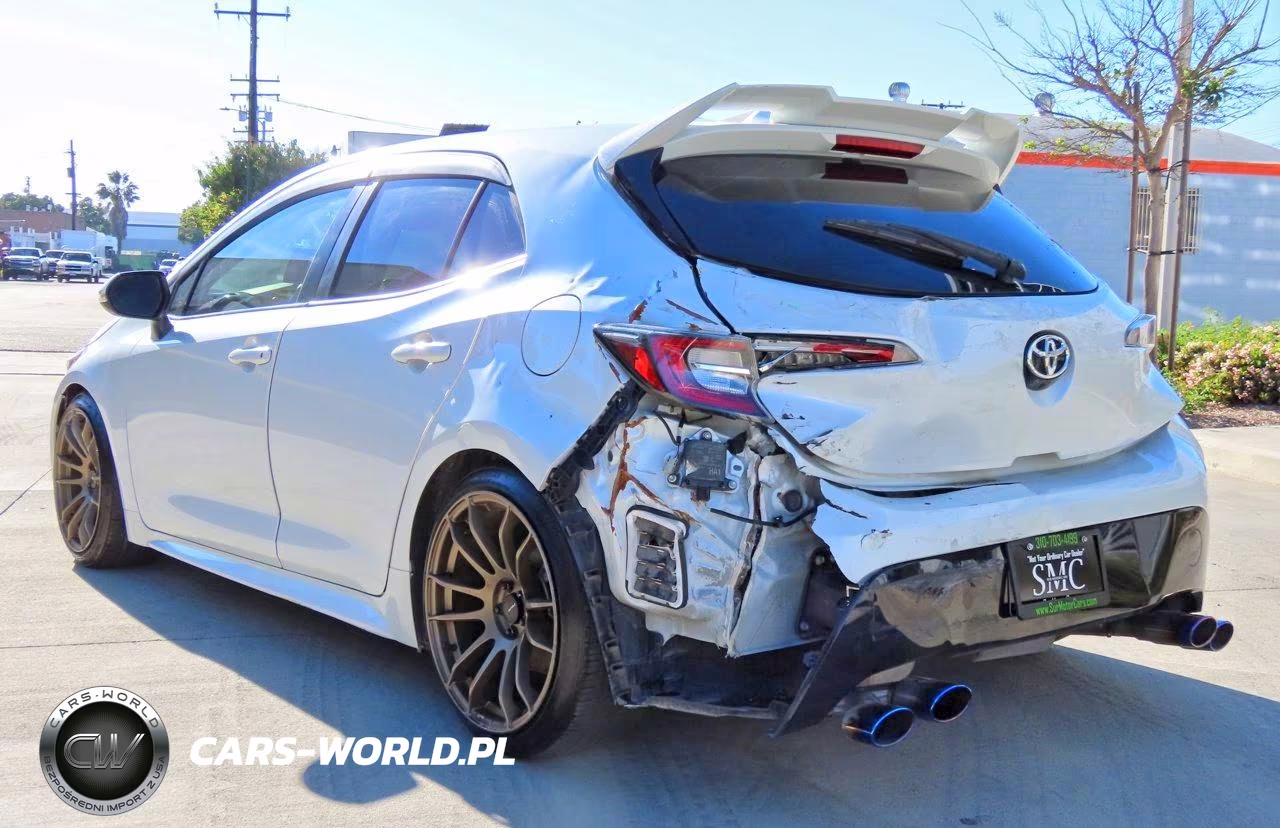 2021 Toyota Corolla Xse VIN:JTNA4MBE3M3129813 - 4