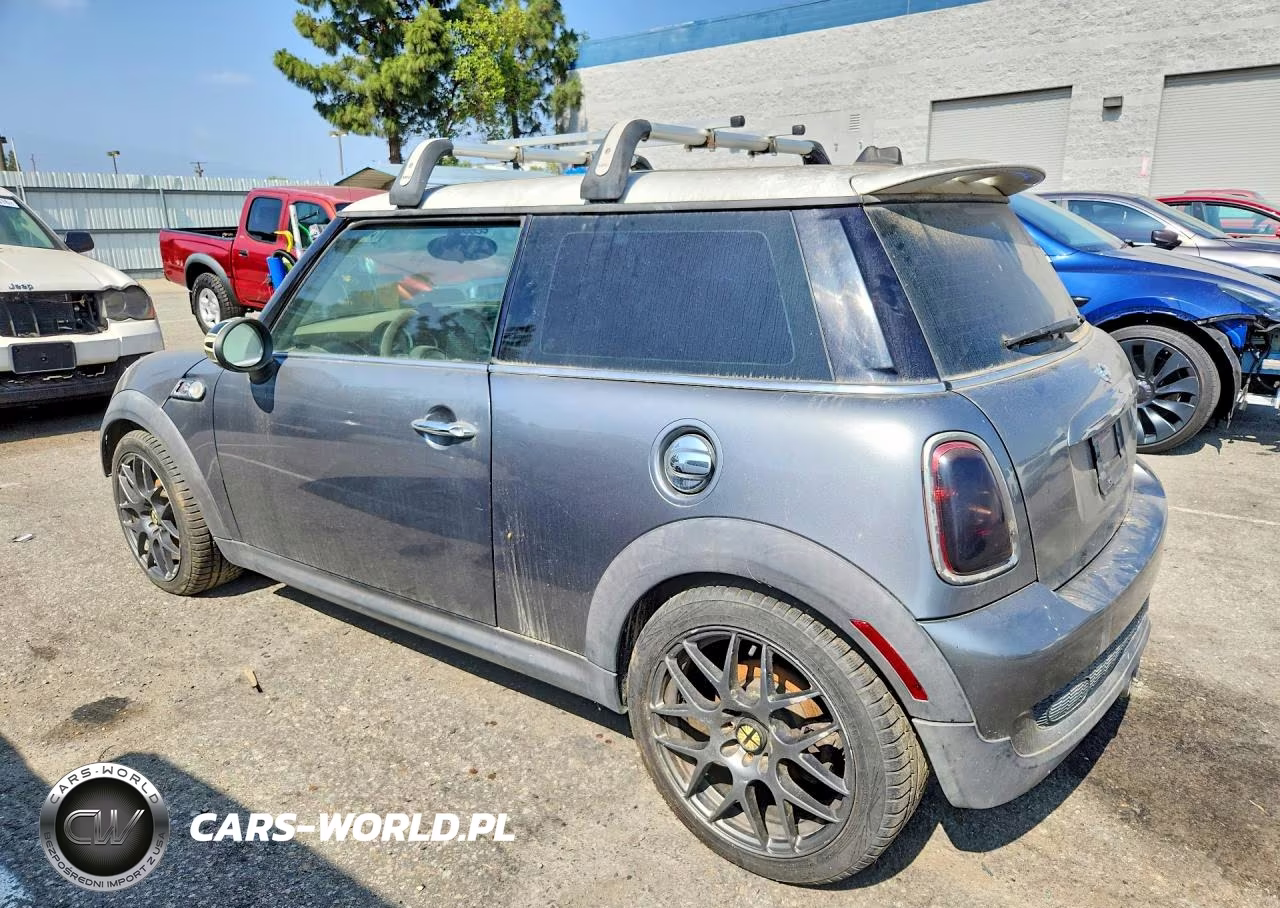 2010 Mini Cooper S VIN:WMWMF7C53ATZ73127 - 2