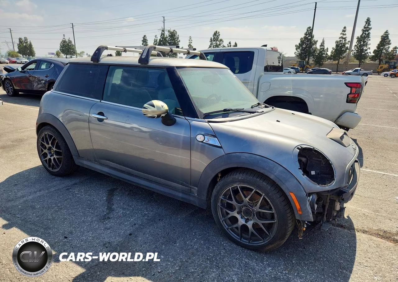 2010 Mini Cooper S VIN:WMWMF7C53ATZ73127 - 4