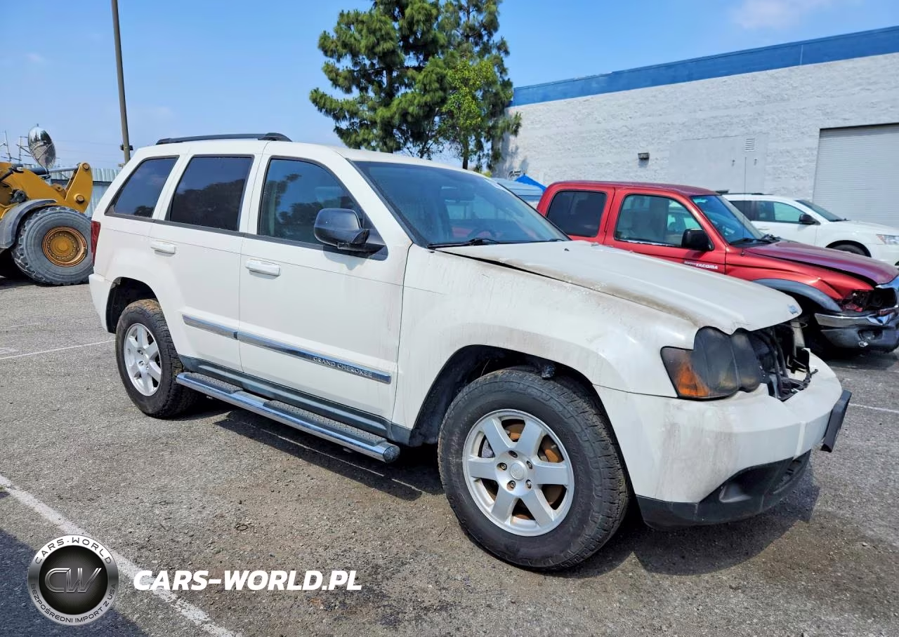 2010 Jeep Grand Cherokee Laredo VIN:1J4PR4GK2AC150849 - 4