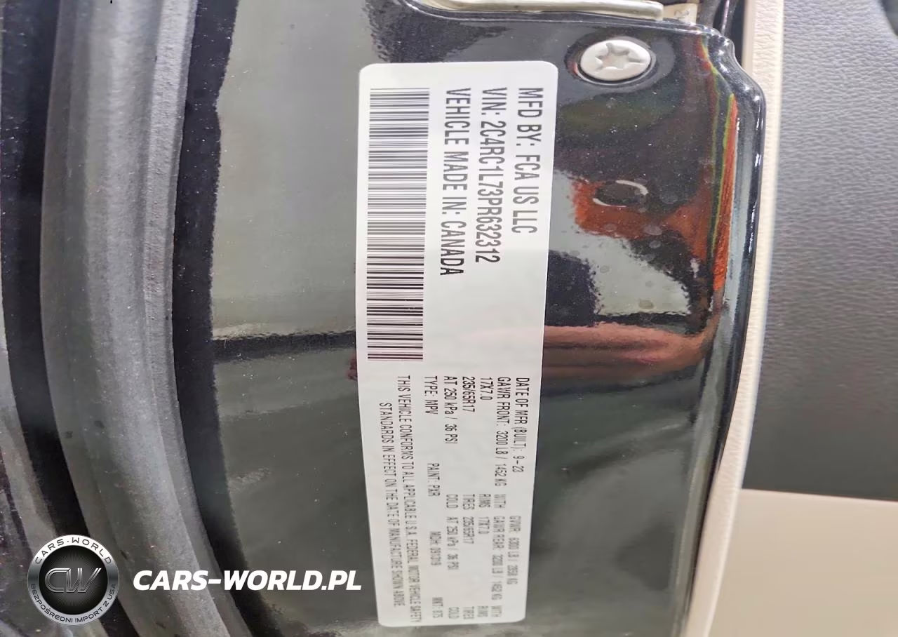 2023 Chrysler Pacifica Hybrid Touring L VIN:2C4RC1L73PR632312 - 13