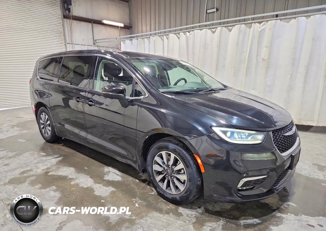 2023 Chrysler Pacifica Hybrid Touring L VIN:2C4RC1L73PR632312 - 4