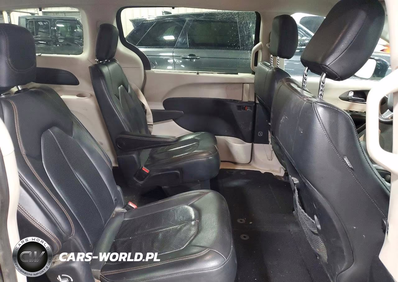 2020 Chrysler Pacifica Touring L VIN:2C4RC1BG7LR140233 - 11
