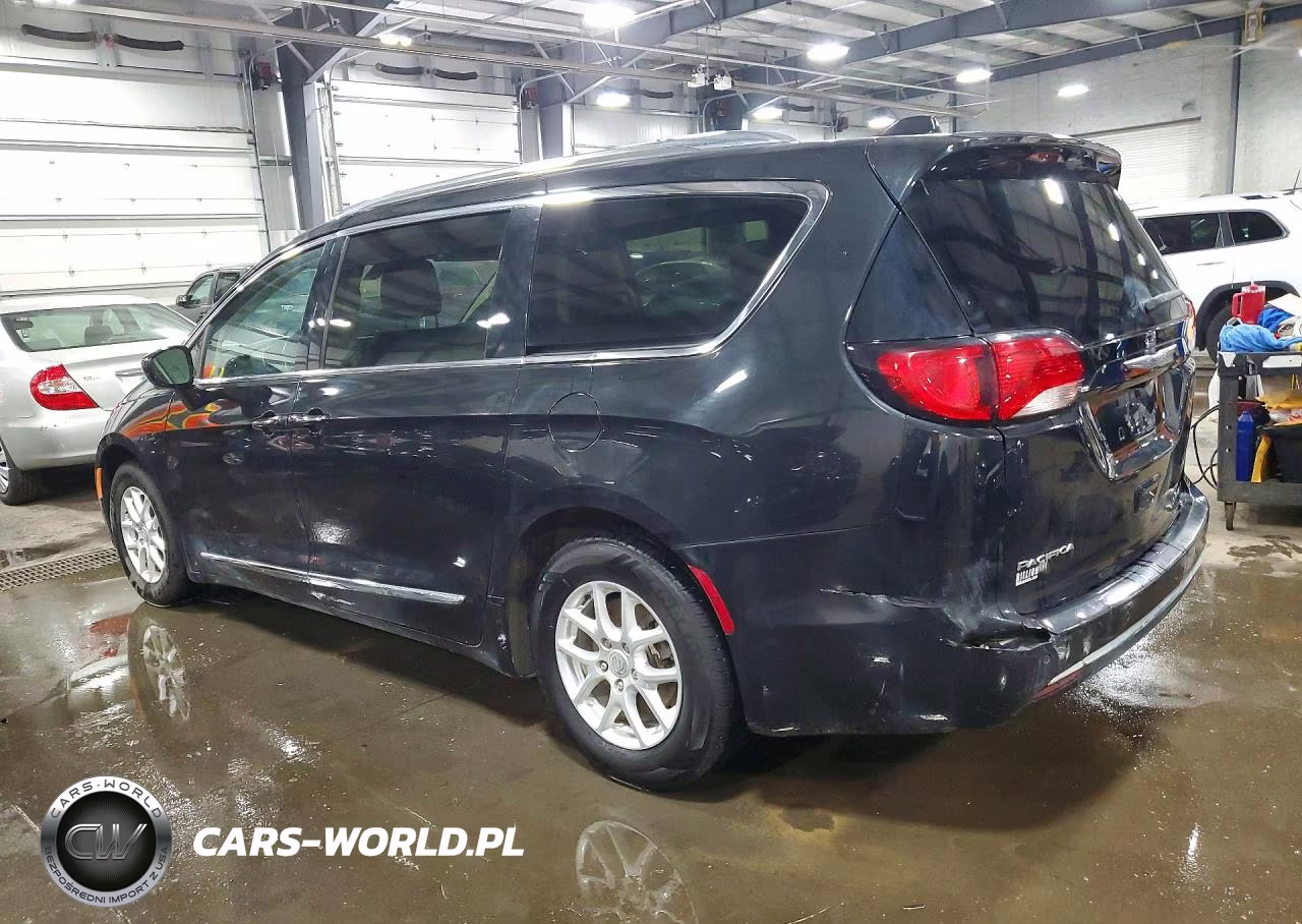 2020 Chrysler Pacifica Touring L VIN:2C4RC1BG7LR140233 - 2