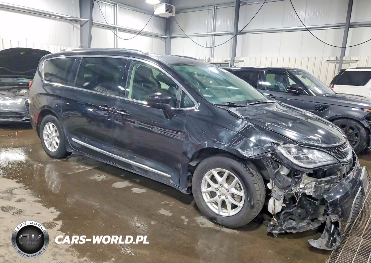 2020 Chrysler Pacifica Touring L VIN:2C4RC1BG7LR140233 - 4